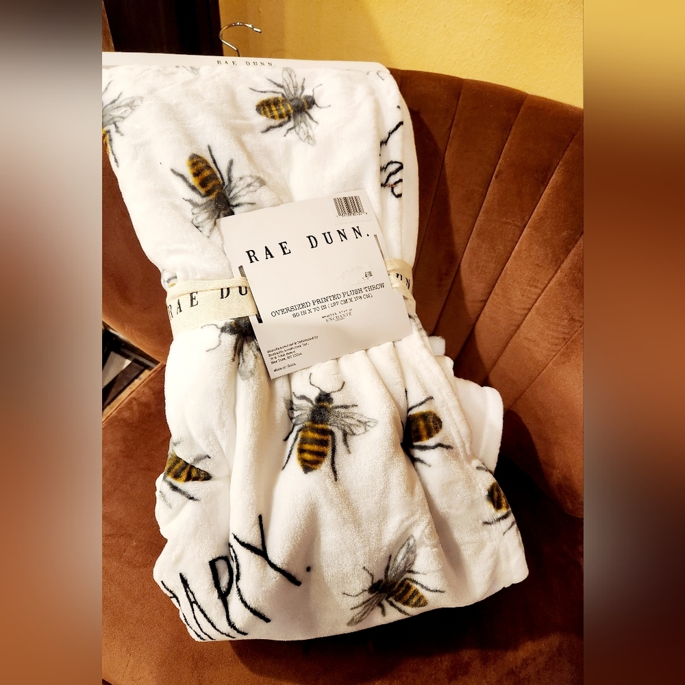 Rae Dunn "BEE HAPPY" Throw